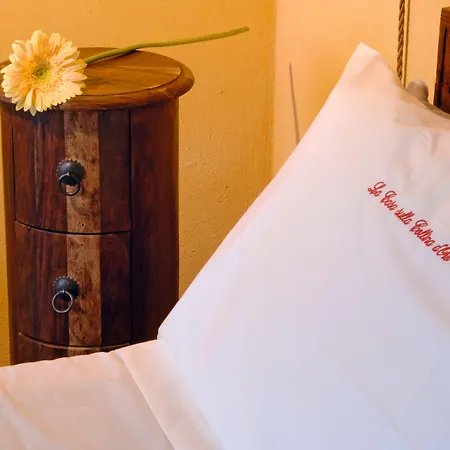 La Casa Sulla Collina D'oro Bed and Breakfast