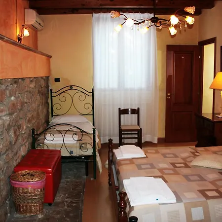 לינה וארוחת בוקר La Casa Sulla Collina D'oro פיאצה ארמרינה