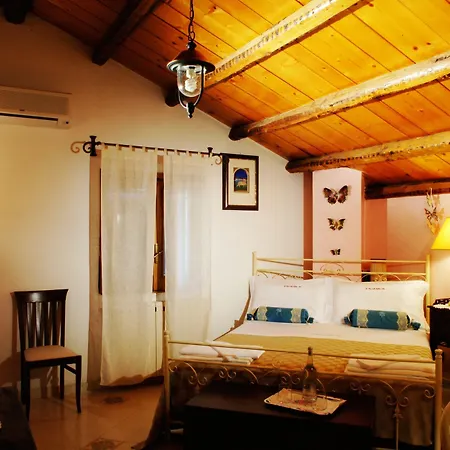 La Casa Sulla Collina D'oro Bed & Breakfast 3*