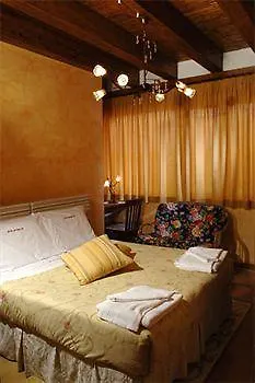 La Casa Sulla Collina D'oro